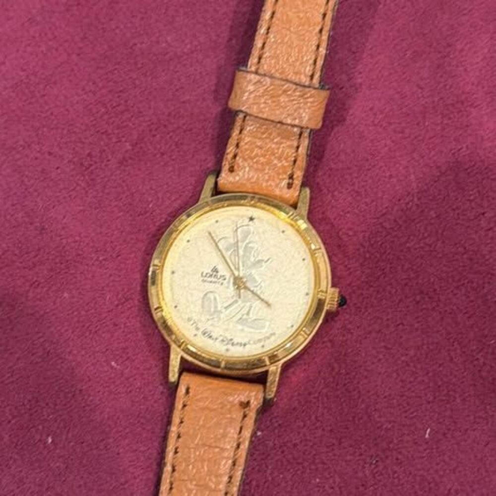 Vintage Lorus by Seiko Mickey Mouse Disney Watch V515-1410 | Gold Tone | Quartz